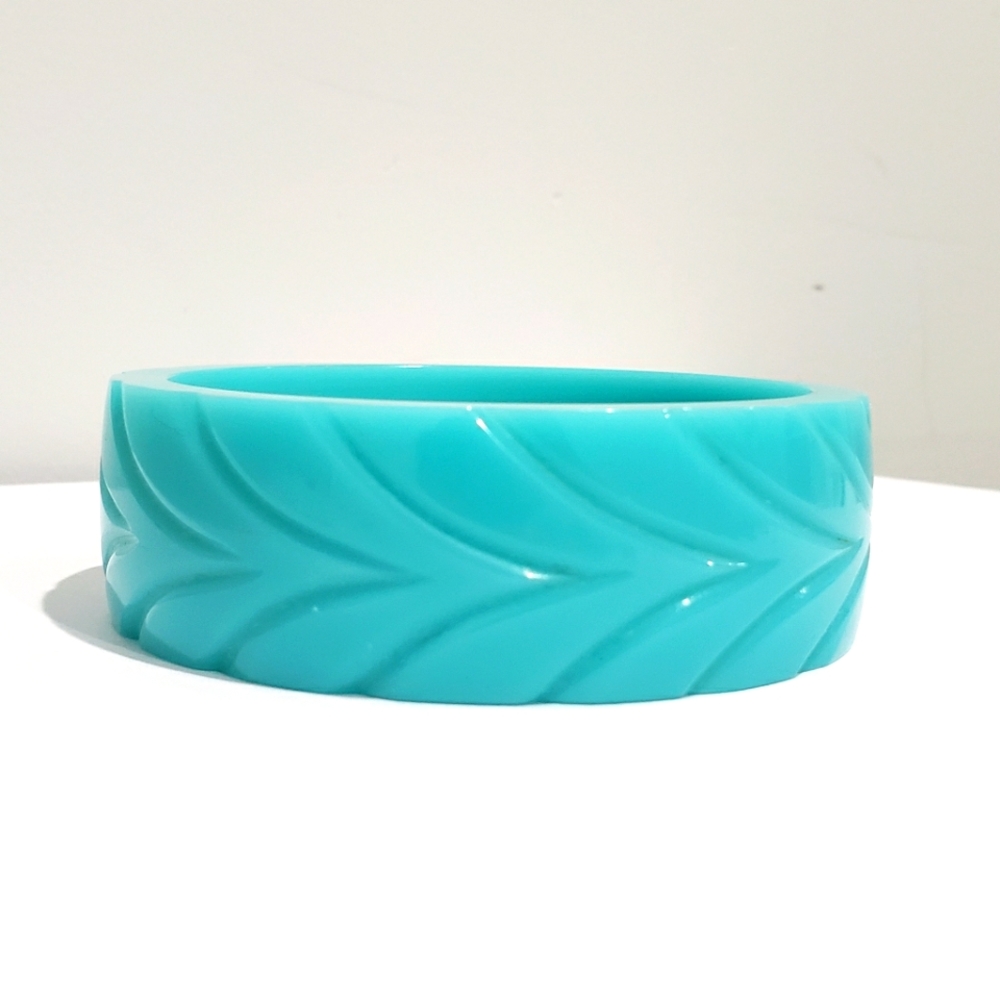 Thick V Carved  Bangle Bracelet - Blue Fakelite